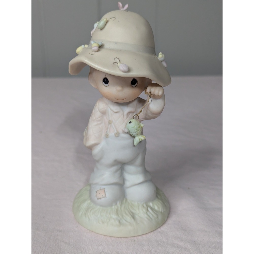 BOY holding fish fishing precious moments figurine 1986 vintage 103497 candle st